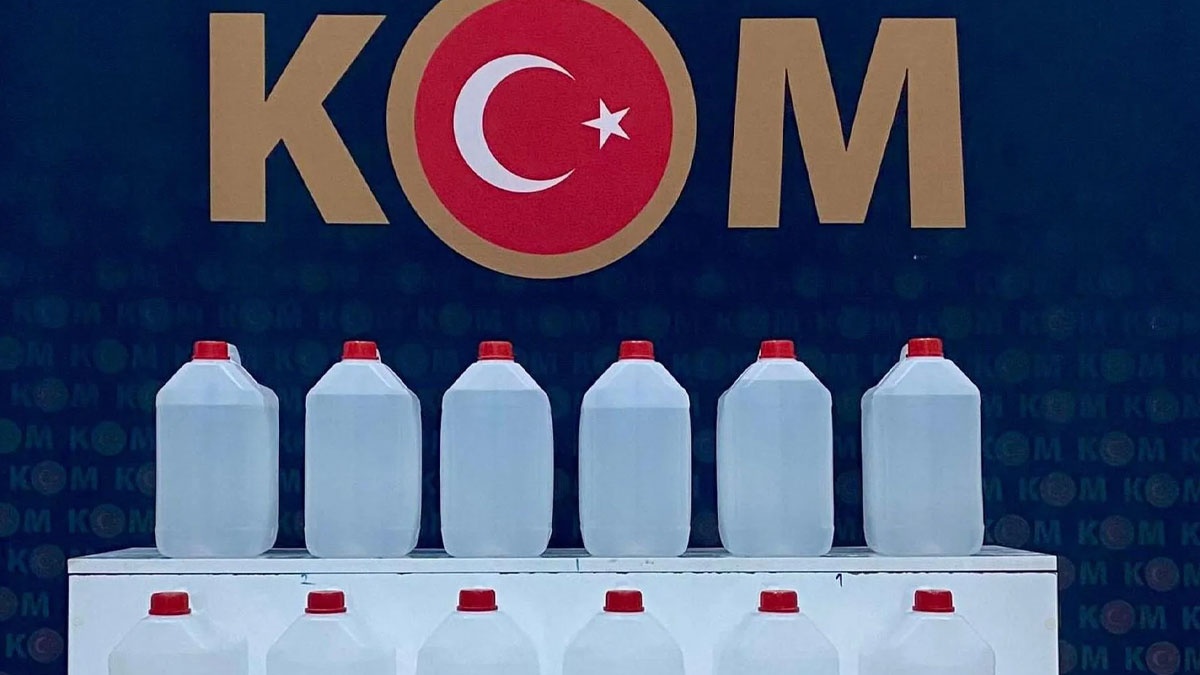 Kars'ta yılbaşı öncesi sıkı denetim: Çok miktarda sahte alkol ele geçirildi