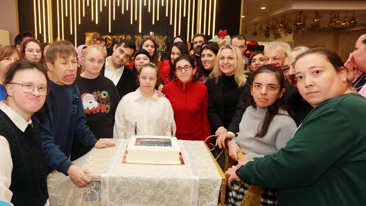 Nefes Engelliler Sosyal Tesisi üyelerinden yeni yıla coşkulu kutlama