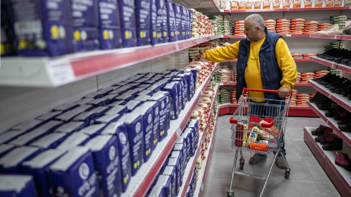 Bornova Belediyesinden yeni yıl hediyesi: Kent Market kartlarına ek kredi desteği