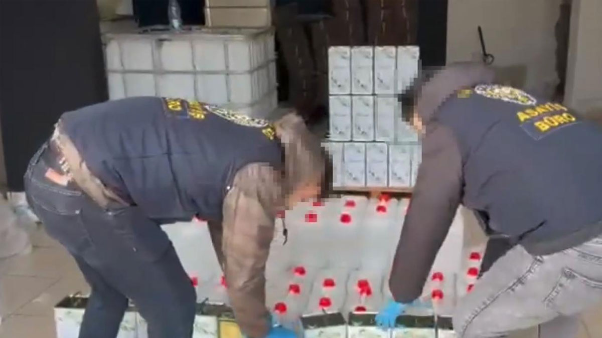 İstanbul’da ruhsatsız imalathanelere operasyon: 3 bin litre kaçak içki ele geçirildi