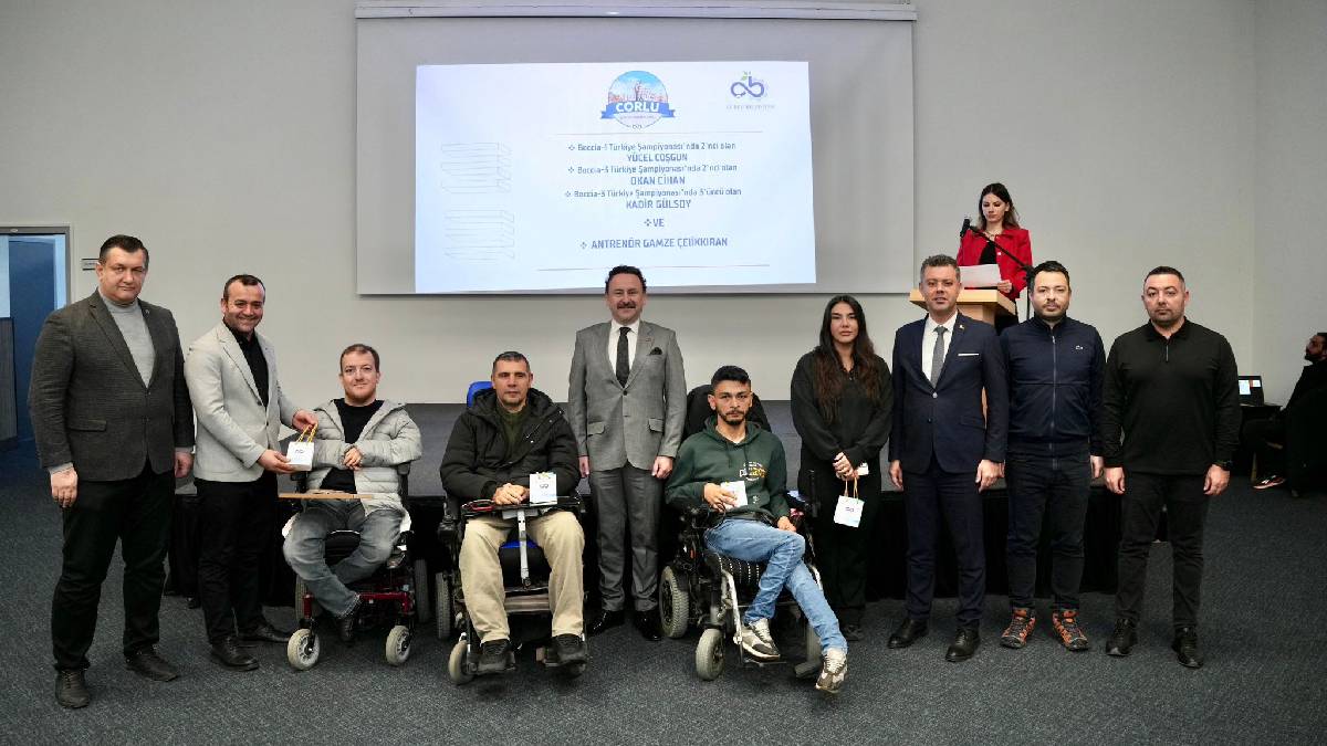 Çorlu’nun adını duyuran başarılı sporcular ödüllendirildi