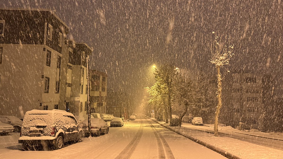 Meteoroloji'den 45 il için kar ve fırtına uyarısı: Sıcaklıklar 10 derece düşecek
