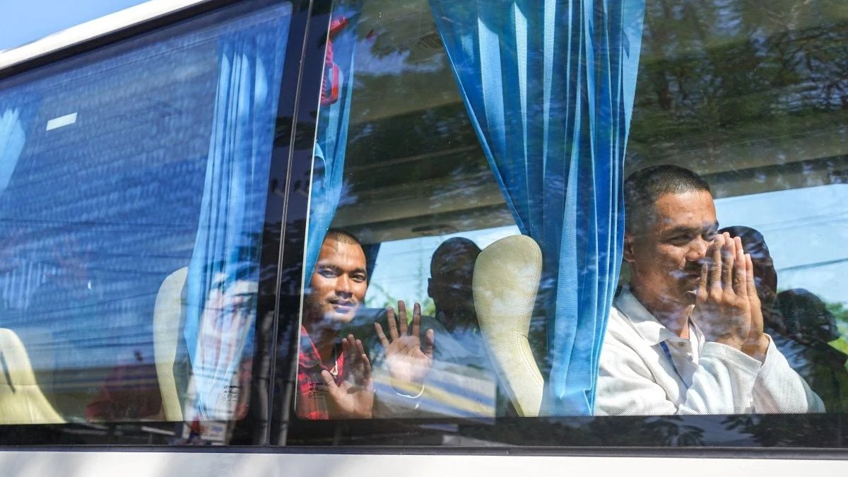 Tayland, 155 gündür alıkoyduğu 18 Kamboçyalı askeri iade etti