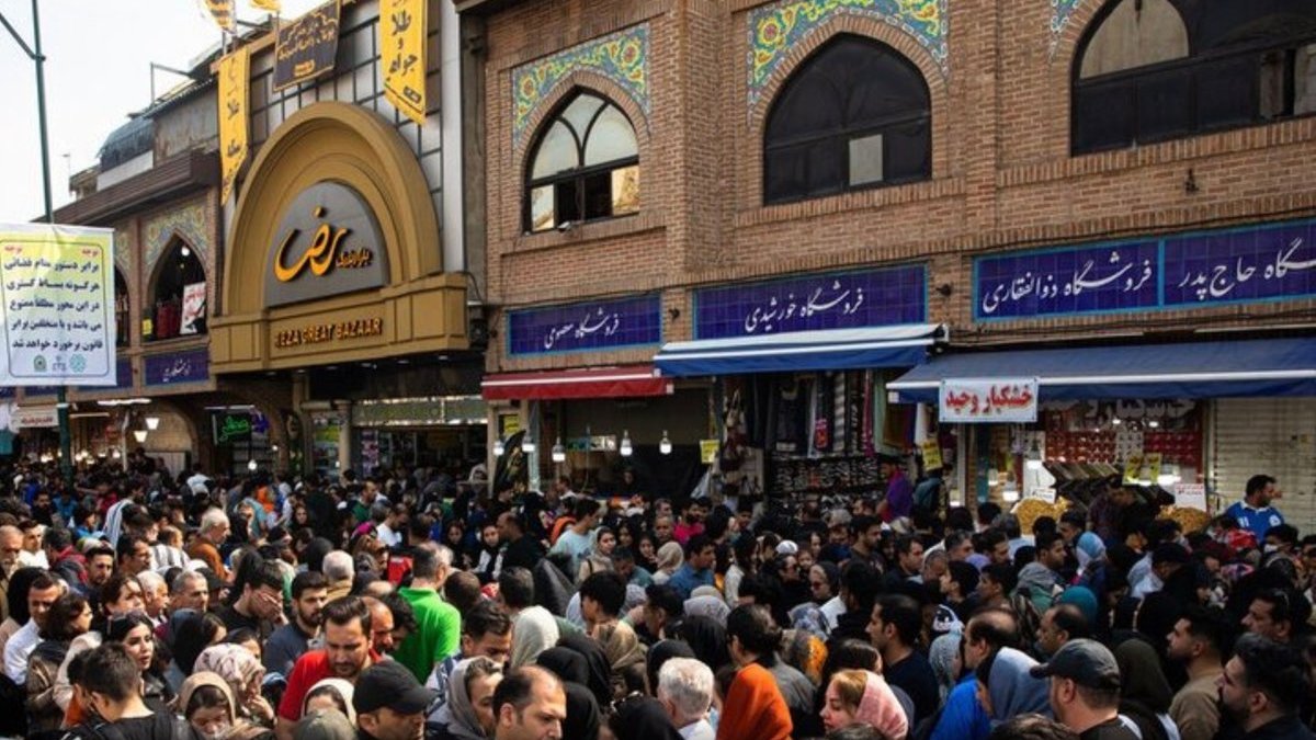 İran’da ekonomik kriz protestoları büyüyor: Gösteriler Tahran’dan ülke geneline yayıldı