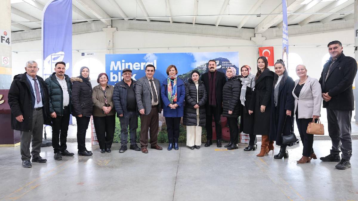 Eskişehir'de hayvancılık yapan üreticilere destek: Han ve Mahmudiye’de mineral blok dağıtımı yapıldı
