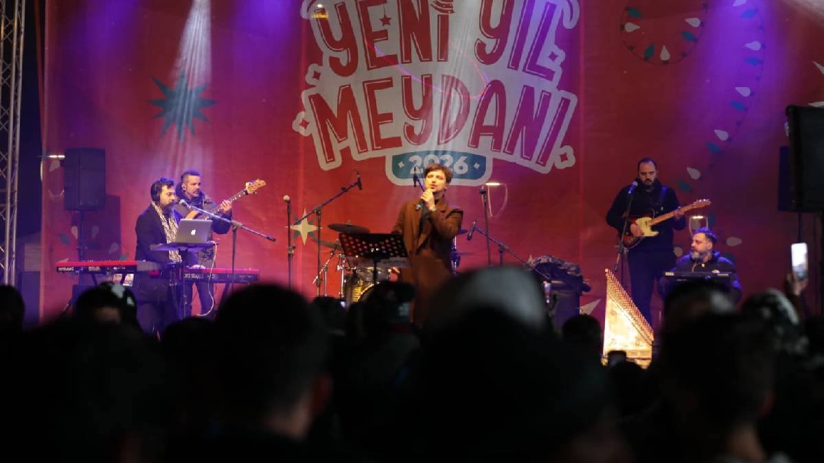 Bursa Yeni Yıl Meydanı’nda yılbaşı coşkusu