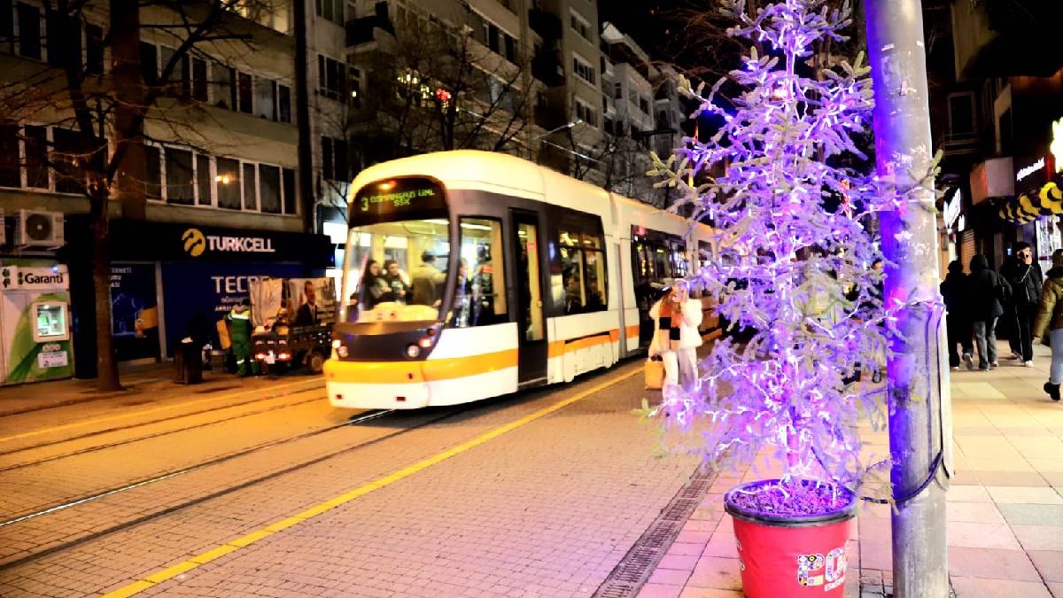Eskişehir 2026’ya ışıl ışıl merhaba dedi