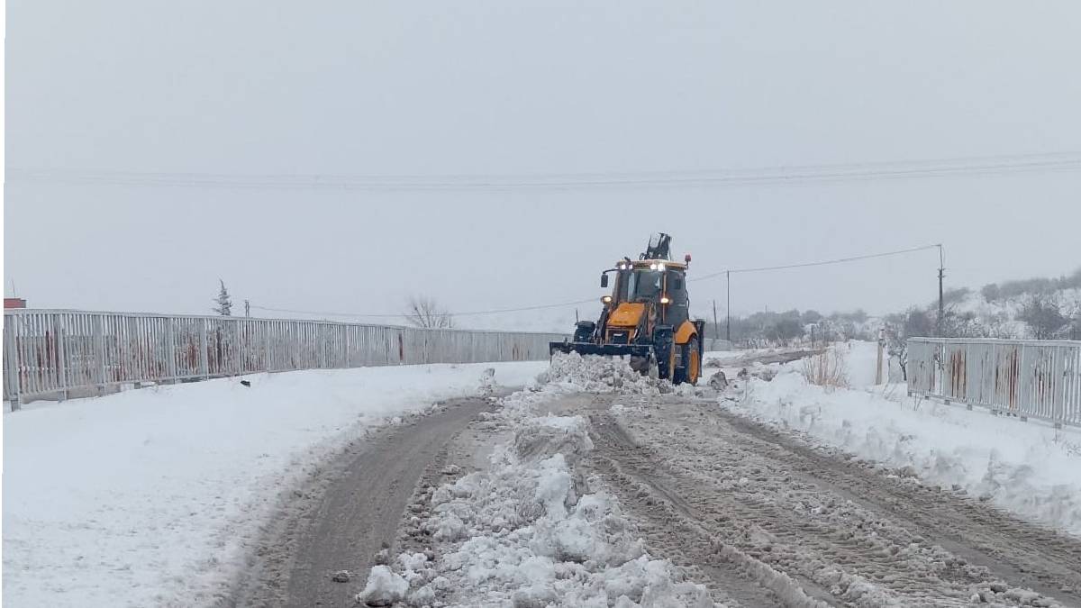 Gaziantep Büyükşehir’den köy yollarında yoğun karla mücadele