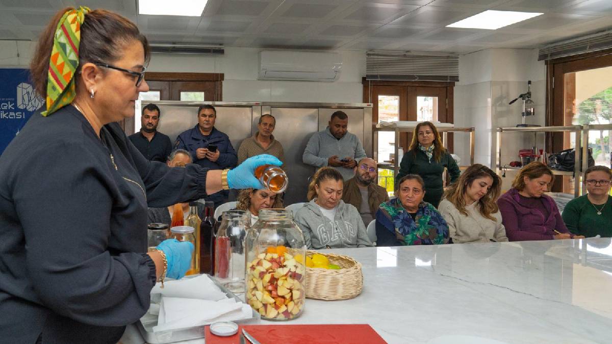 Meslek Fabrikası’nda sirke yapımının inceliklerini öğrendiler