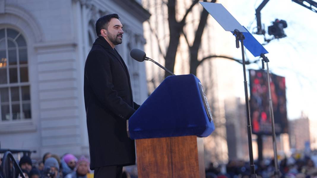 Zohran Mamdani halka açık törende yemin etti