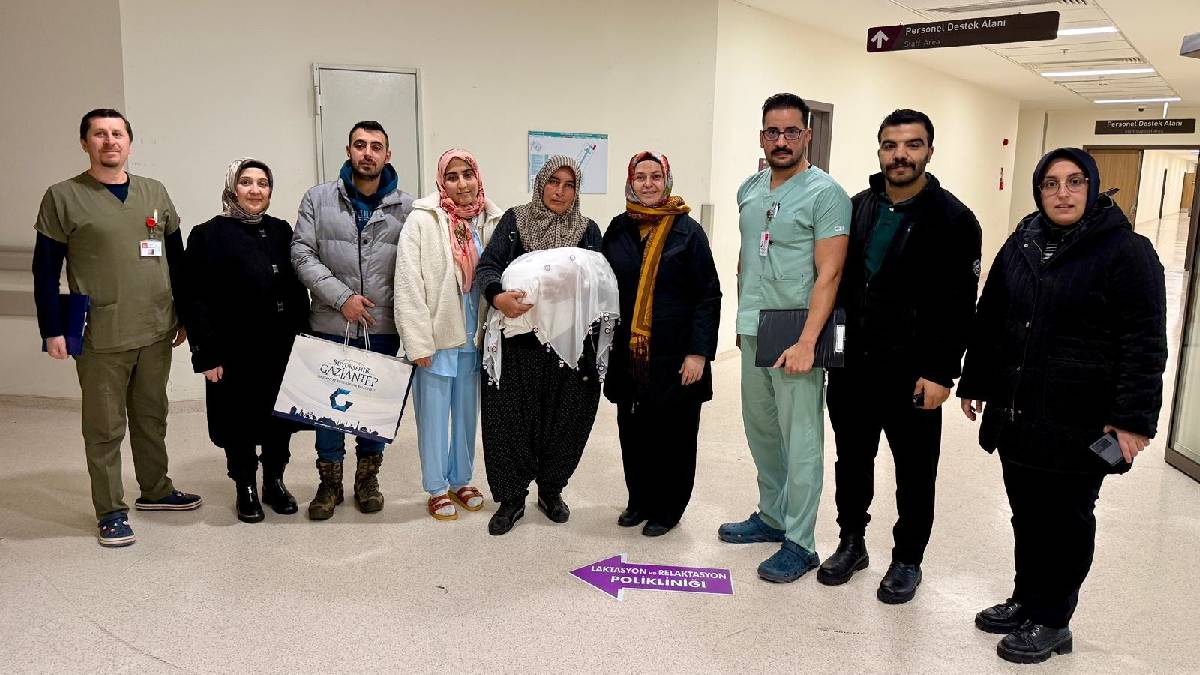 Gaziantep Büyükşehir, yeni yılın ilk bebeğini güvenle evine ulaştırdı