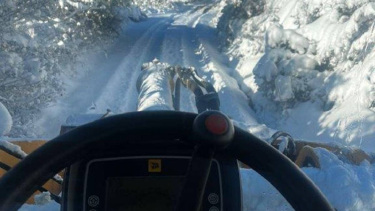Kdz. Ereğli’de yollar ve kaldırımlar kardan temizleniyor