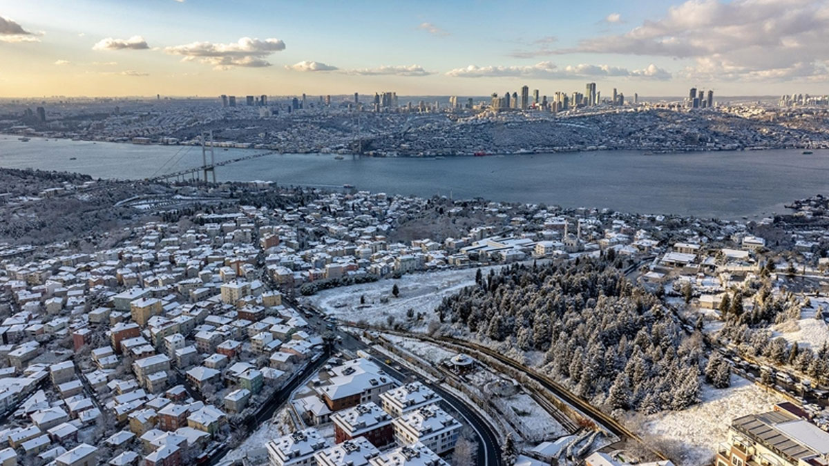 İstanbul’da kar kalınlığı yer yer 10 santimetreyi aştı