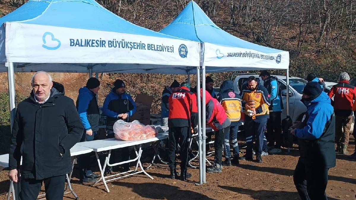 Büyükşehir Belediyesi tüm imkânları ile seferber oldu: Kamp yaparken kaybolan Elif için arama çalışmaları sürüyor