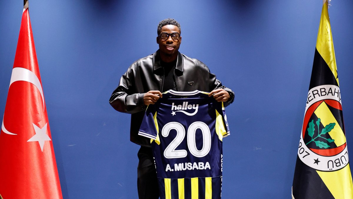 Fenerbahçe yeni transferini resmen açıkladı! Musaba'nın ilk sözleri: Her genç futbolcunu hayali