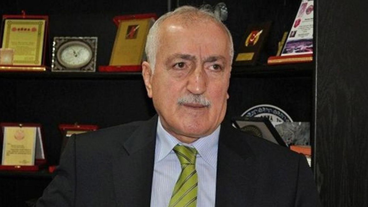 Eski İçişleri Bakanı Saadettin Tantan hastaneye kaldırıldı