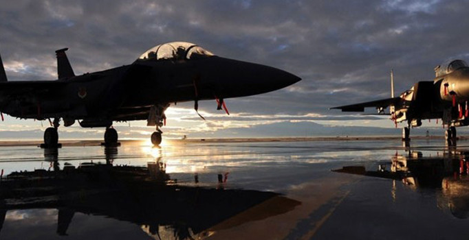 Suriye'de DAEŞ'e ait 4 bina jetlerle vuruldu - Son dakika haberleri