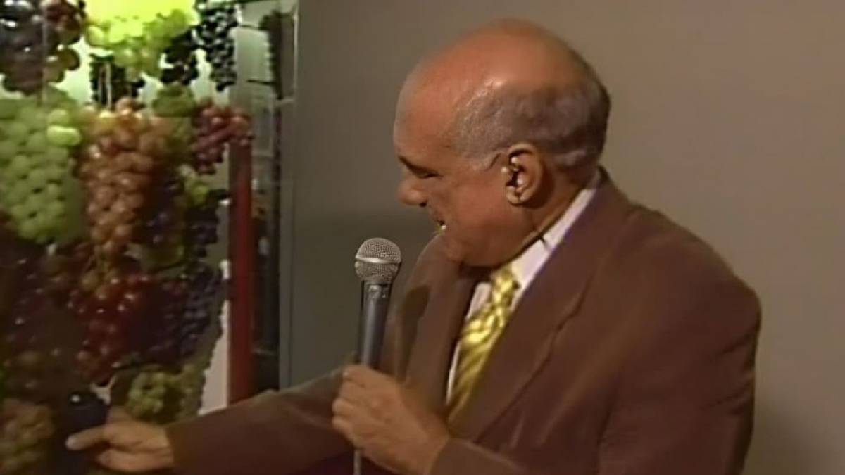 En ilginç canlı yayın kazası! Sunucu canlı yayında elektrik akımına kapıldı