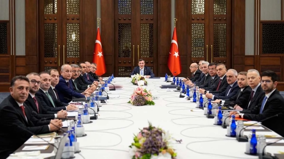 Economy Coordination Board trifft sich