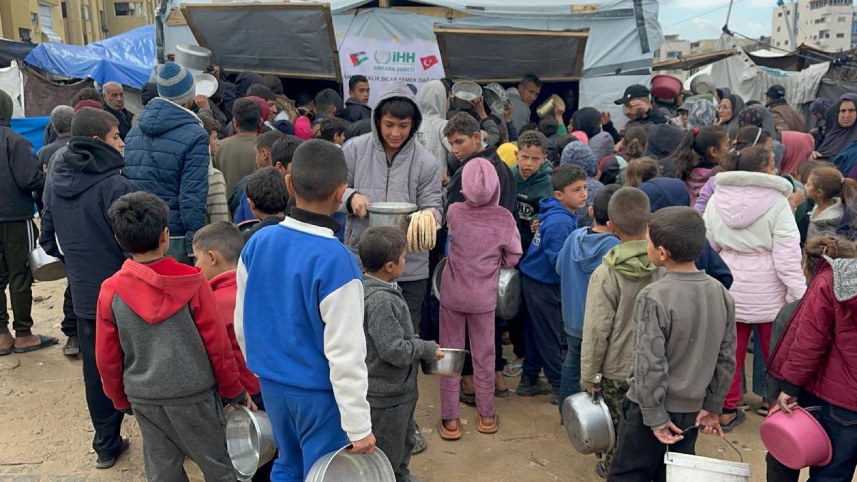 Milli Futbolcu Ahmet Çalık unutulmadı: Gazze’de hayrına binlerce kişiye yardım ulaştırıldı