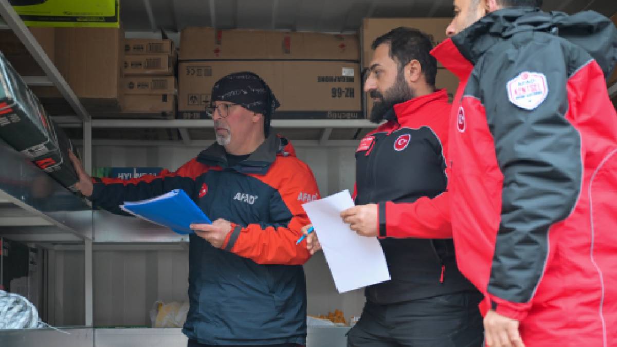 Esenyurt’ta afetlere karşı güçlü adım: Toplanma alanları 147’ye, konteyner sayısı 9’a yükseldi!