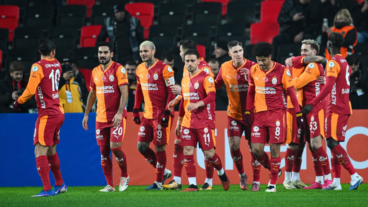Aslan Fırtına'yı aştı: Galatasaray, Trabzonspor'u 4-1 yenerek Süper Kupa'da finale çıktı