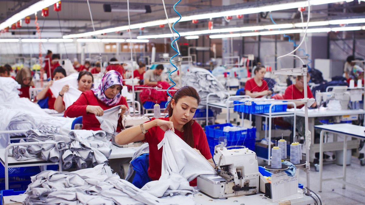 Tekstil ve giyimde istihdam kaybı 99 bini aştı: 10 ayda 4 bin 621 şirket kapandı