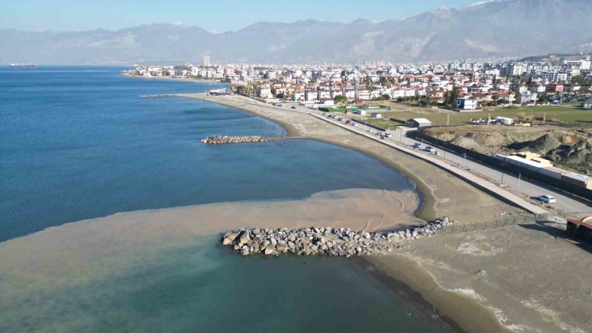 Hatay’da korkutan doğa olayı: Arsuz’da deniz tam 10 metre çekildi!