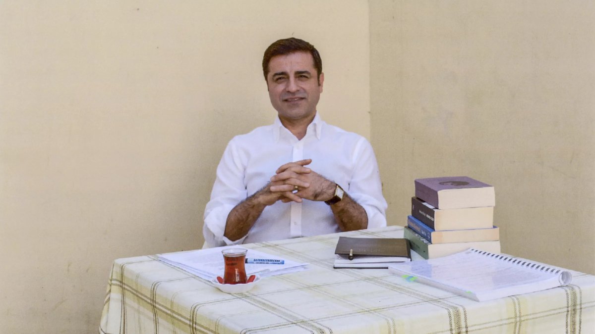 Selahattin Demirtaş'a 1 yıl 5 ay 15 gün hapis cezası