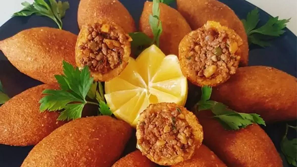 İçli köfte yapamayan kalmasın: Dağılmayan ve çatlamayan en pratik yöntem!