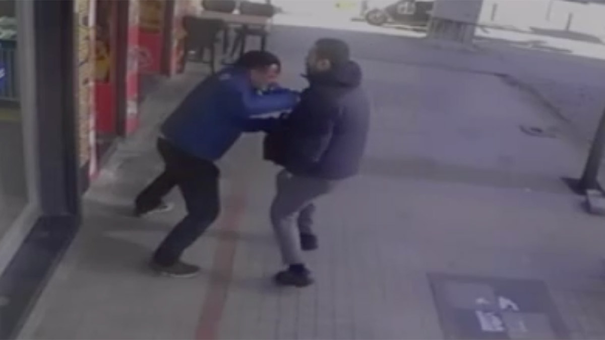 Kuyumcuda oyuncak silahlı soygun girişimi: Esnaf darp etti, şüpheli kaçtı