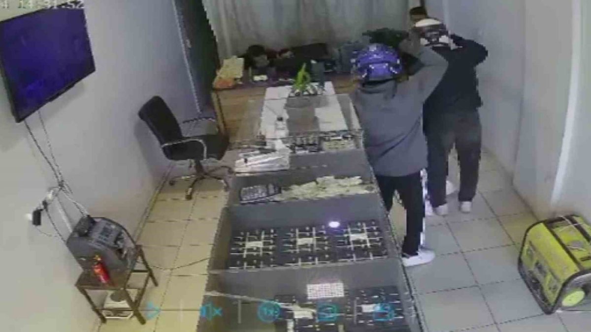 Hatay’da film sahnelerini aratmayan soygun! 22 milyon TL'lik altın 3 dakikada buhar oldu