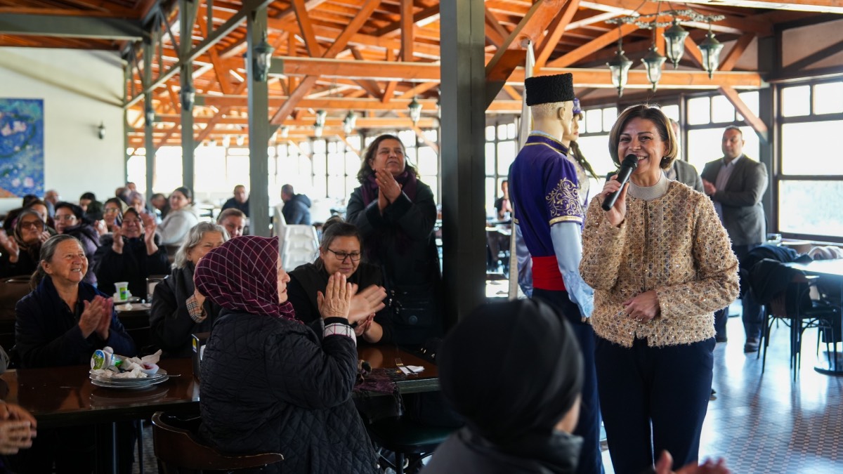 Eskişehir Büyükşehir Başkanı Ünlüce, Mahmudiyeli kadınlarla Kentpark’ta buluştu