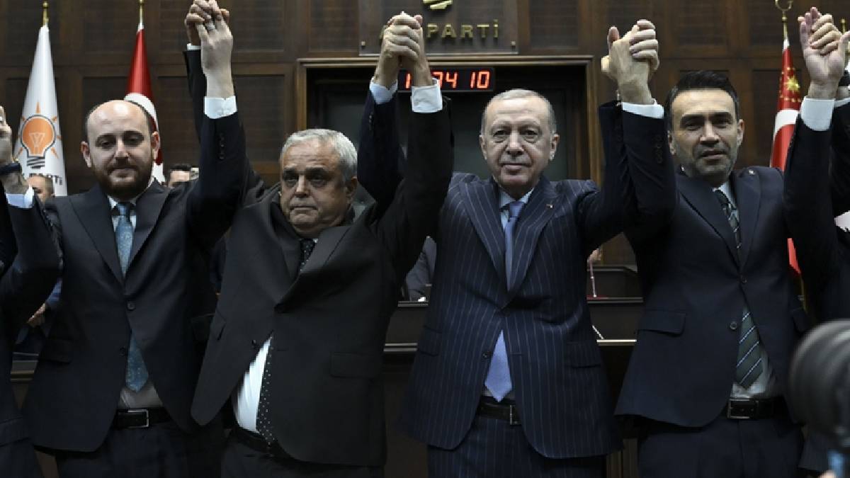 3 milletvekili AK Parti’ye katıldı