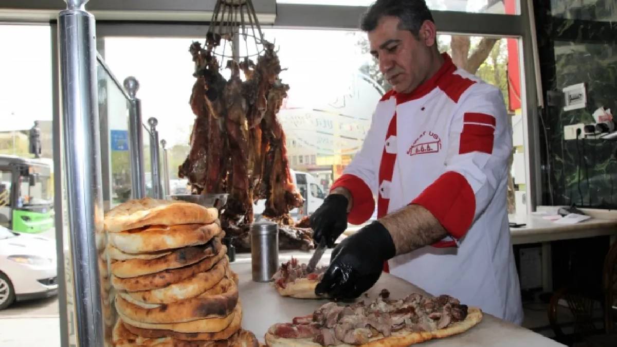 Günde 1 ton tüketiliyor, yapımına gece yarısı başlanıyor! Padişahlar bile bunu yemeden güne devam edemiyordu