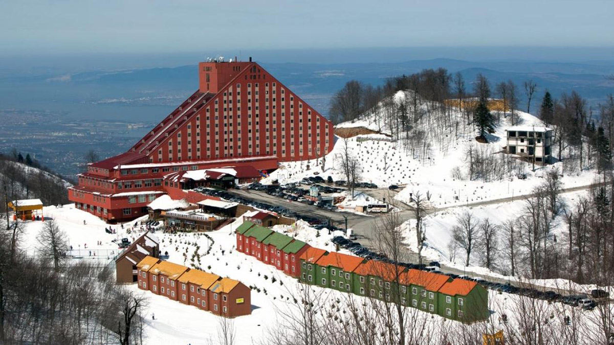 Denetimlerden geçemedi: Kartepe'deki kayak oteli mühürlendi