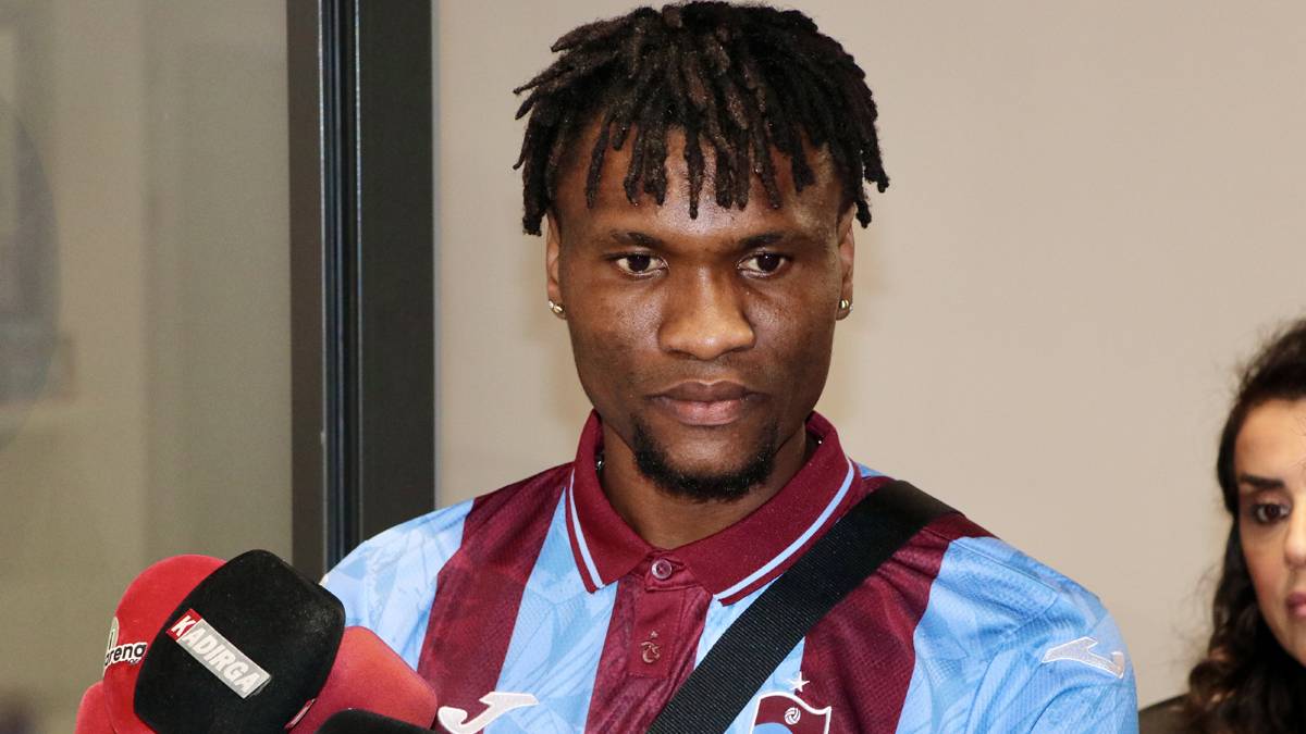 Trabzonspor'un yeni transferi Chibuike Nwaiwu Trabzon'a geldi