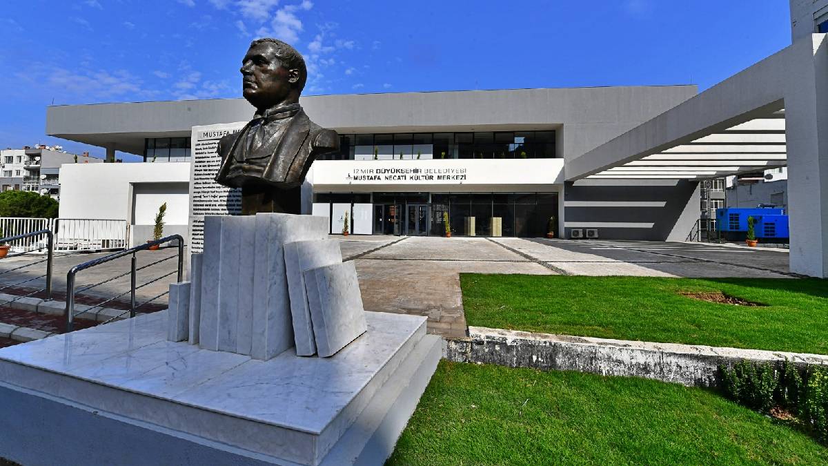 İzmir Büyükşehir, çatılarda yeşil devrimi başlatıyor