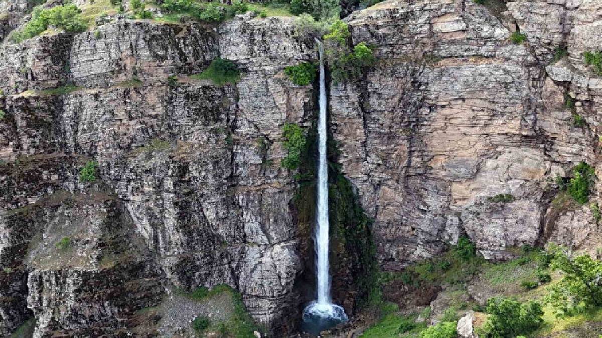 Doğanın gizli cenneti: Eşini dostunu toplayan buraya koşuyor, güzelliği hayran bırakıyor