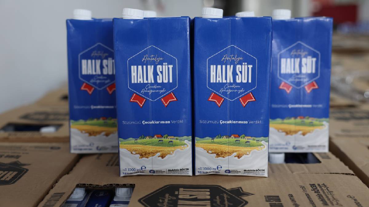 Büyükşehirden Antalyalı minikler için Halk Süt Projesi: 2025 yılında 773 bin 400 litre süt desteği sağlandı