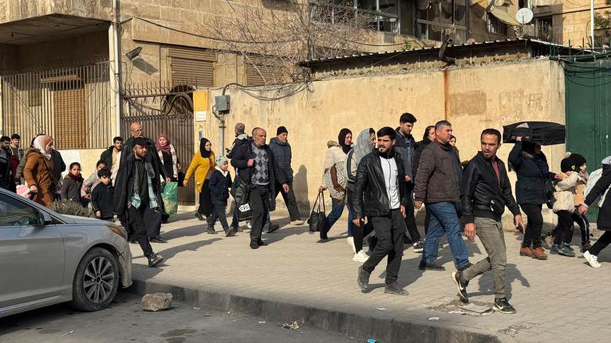 Halep'te 142 bin kişi tahliye edildi: İşte o görüntüler