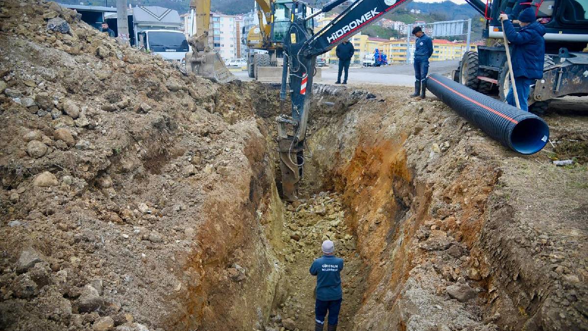 Altyapı çalışmalarında dur durak yok