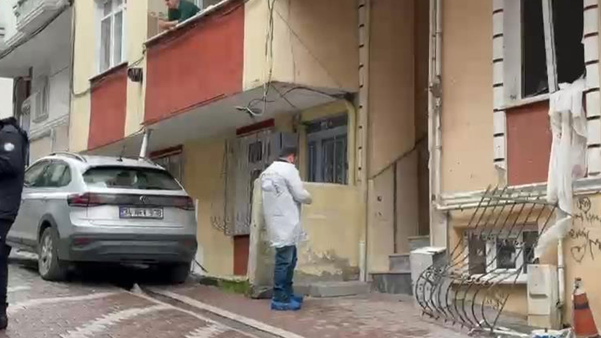 Esenyurt’ta 4 katlı binanın giriş katında patlama