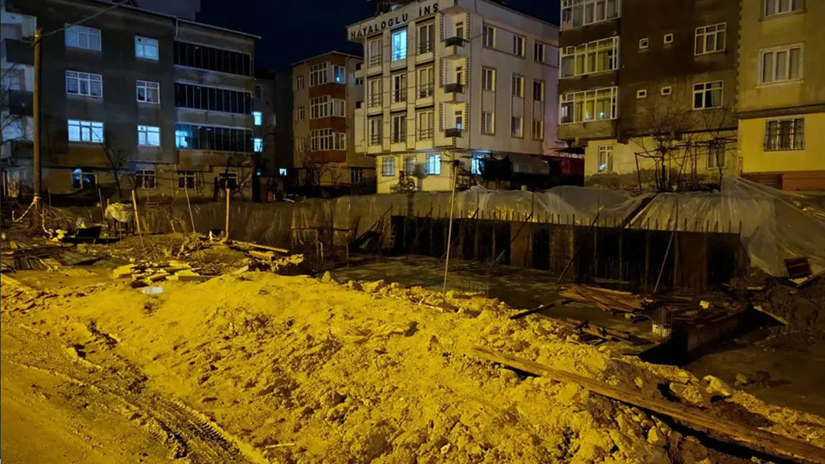 Tekirdağ'da toprak kayması: 4 apartman tahliye edildi