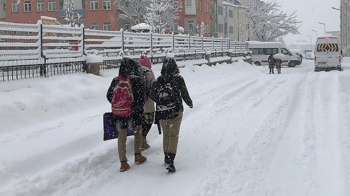 İstanbul ve Ankara dışında 7 ilde daha eğitime kar engeli: İşte okulların tatil edildiği iller