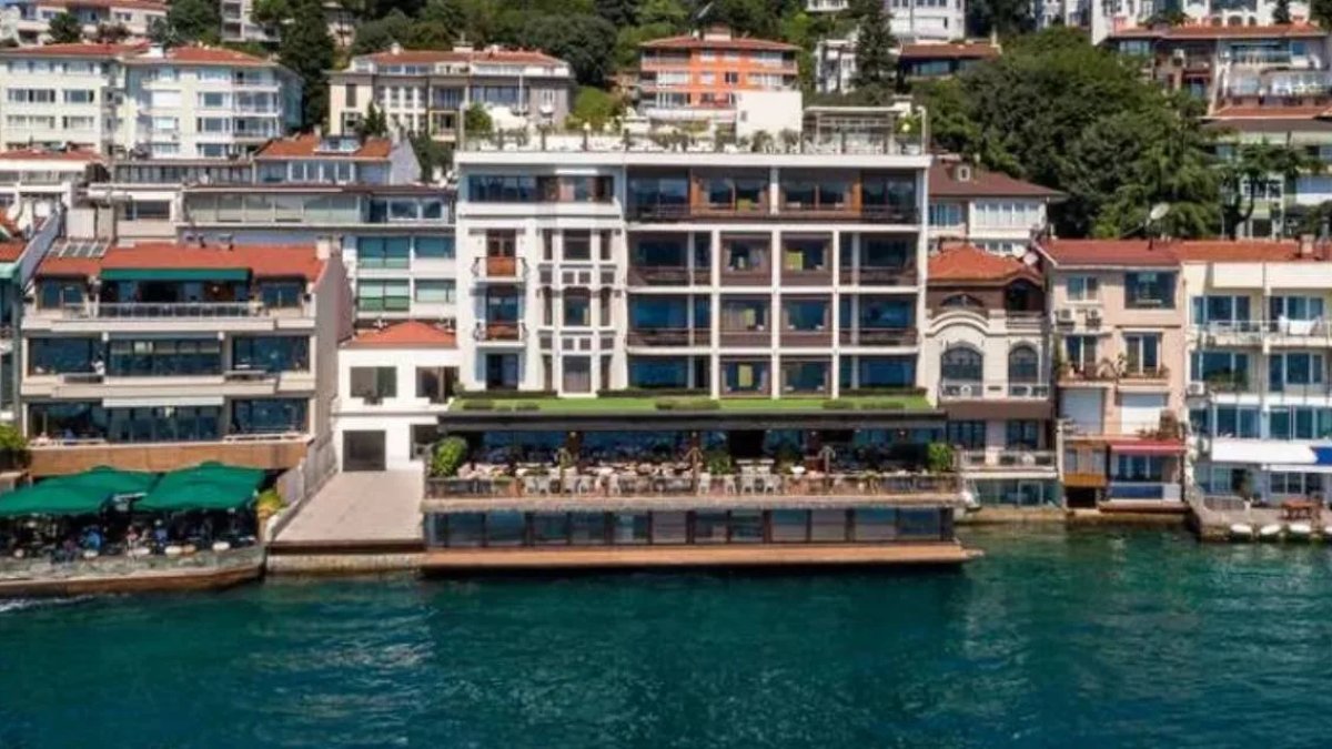 IMM-Teams haben mit dem Abriss der illegalen Abschnitte im Bebek Hotel begonnen