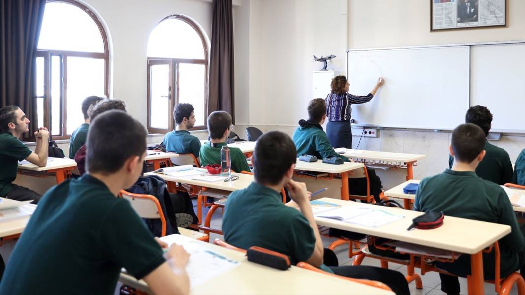 MEB 2026 yılı öğretmen yer değiştirme takvimini açıkladı: Sürecin başlama tarihi dikkat çekti