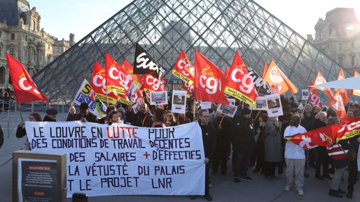 Louvre Müzesi grev nedeniyle ziyarete kapatıldı