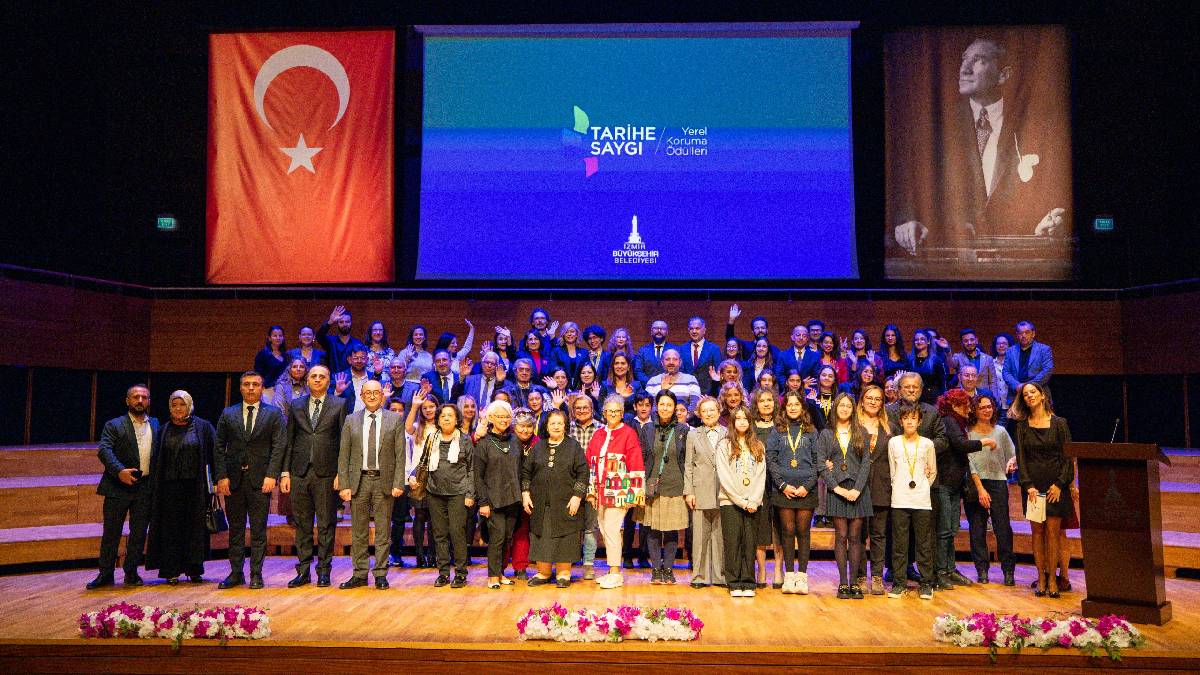 İzmir’de tarihe koruyanlar ödüllendirildi