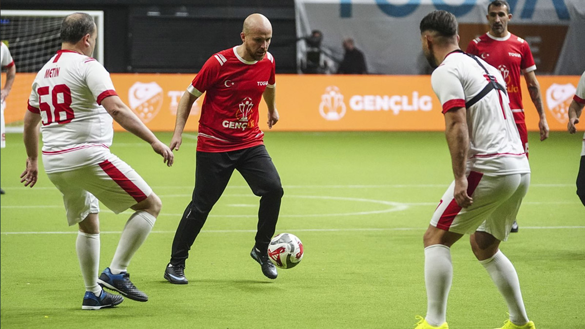 Bilal Erdoğan yeşil sahalara indi: Kulüplerimizin scoutları da turnuvamızı takip ediyor